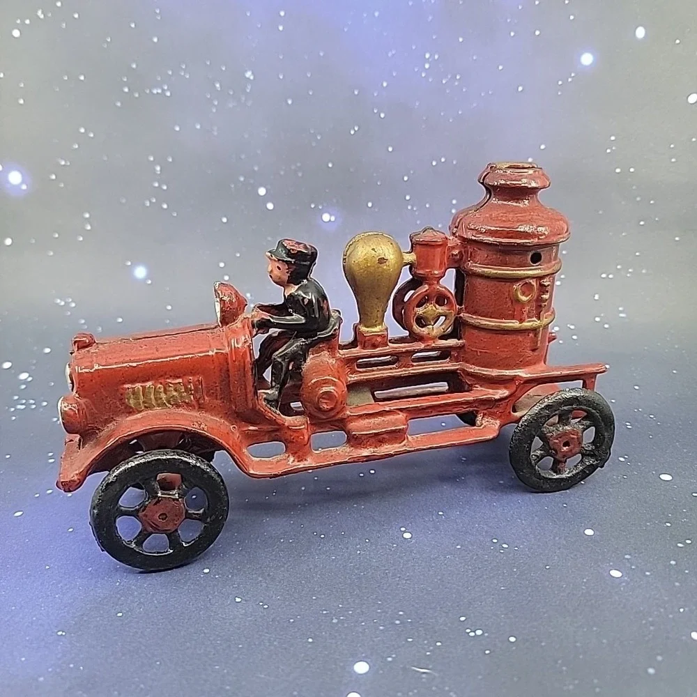 Vintage Cast Iron Red Fire Engine Pumper Toy Truck 7